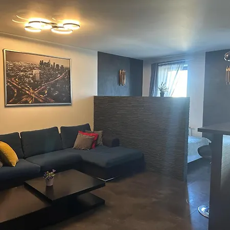 Near To The Wawel Castle With A Parking Апартаменты Краков